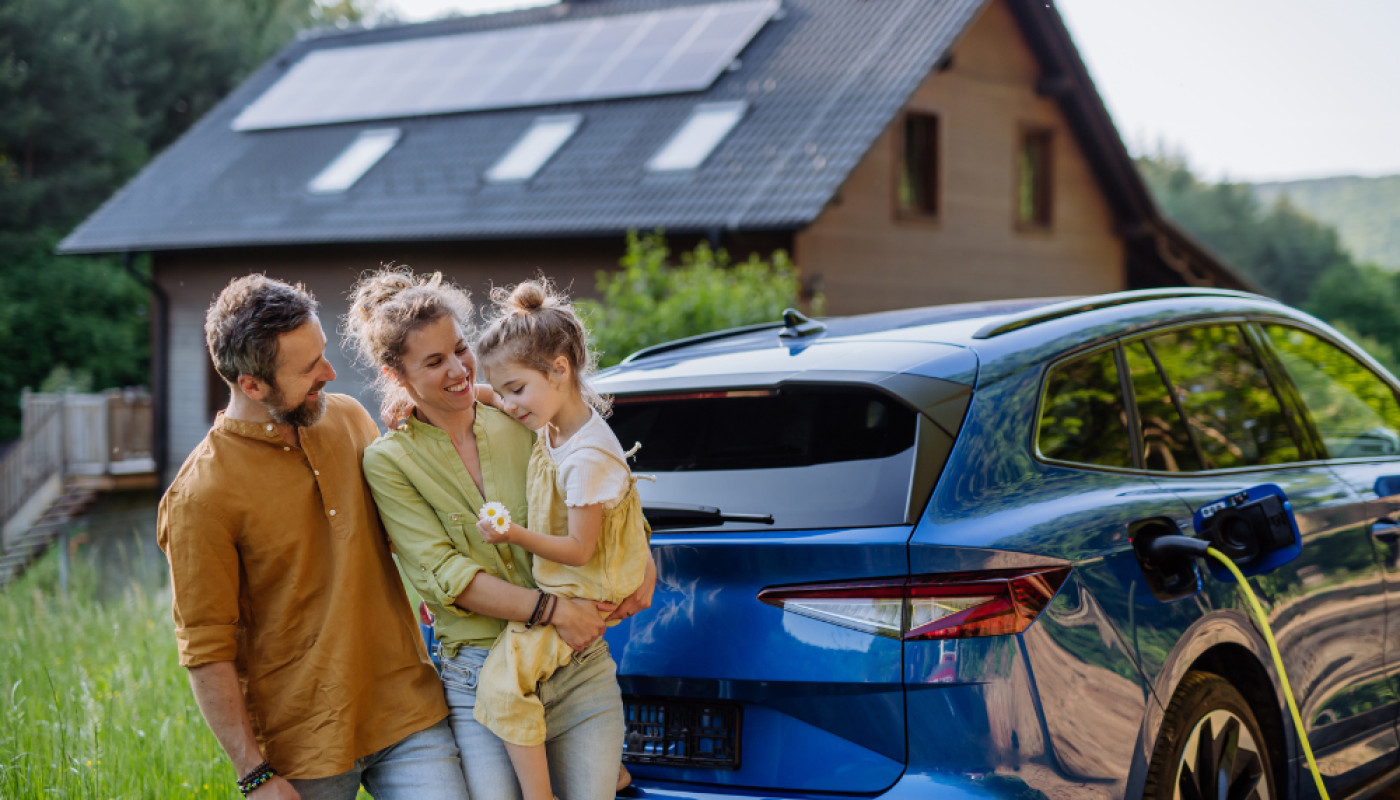 Une entreprise photovoltaïque à Montpellier qui installe aussi votre borne de recharge : ça existe !